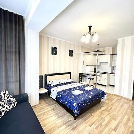 Beauty Studio In Center Apartamento Chisináu Exterior foto