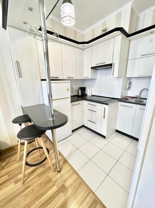 Beauty Studio In Center Apartamento Chisináu Exterior foto